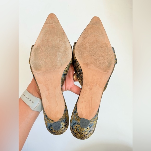 Manolo Blahnik Blue Gold Tapestry Paisley Brocade embellished mules EU 39.5 - Picture 8 of 10